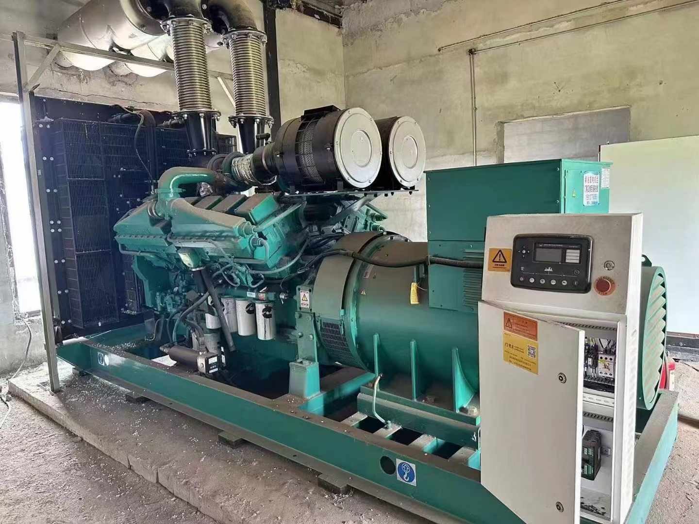 沅江无功补偿装置的性能评估需要考虑哪些因素？